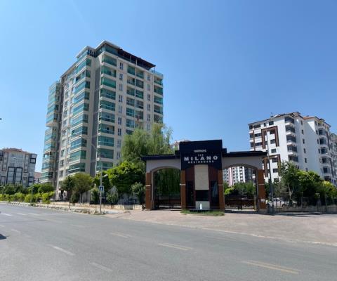 Malatya Yeşilyurt 224 M2 4 +1  Apartman Dairesi