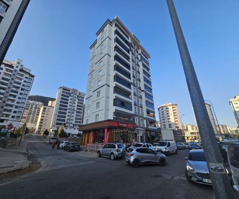 Kahramanmaraş Onikişubat 146 M2 4+1 Apartman Dairesi — foto 3