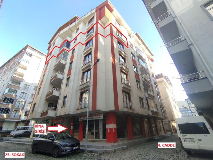 Artvin Hopa 132.00 M2 3+1 Apartman Dairesi — foto 2