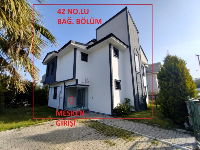 İzmir Güzelbahçe 202m2 + 48m2 Teraslı 4+1 Villa