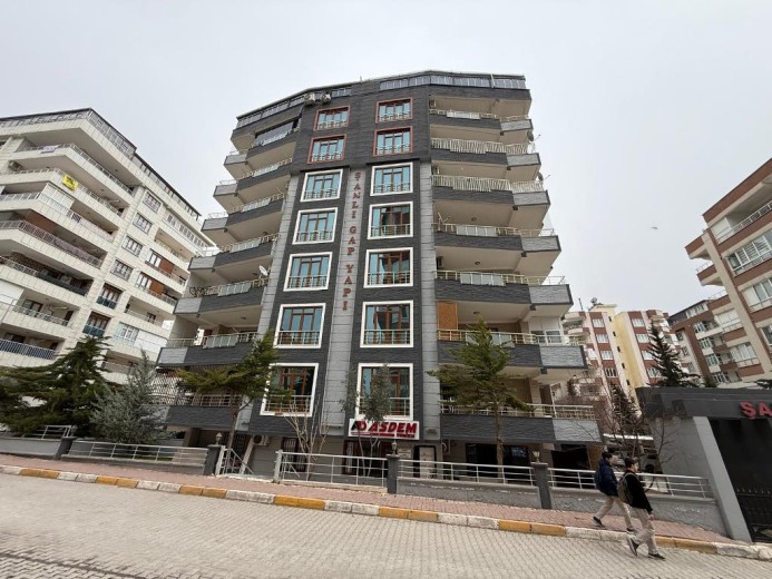 Şanlıurfa Karaköprü 385 M2 8+2 Apartman Dairesi