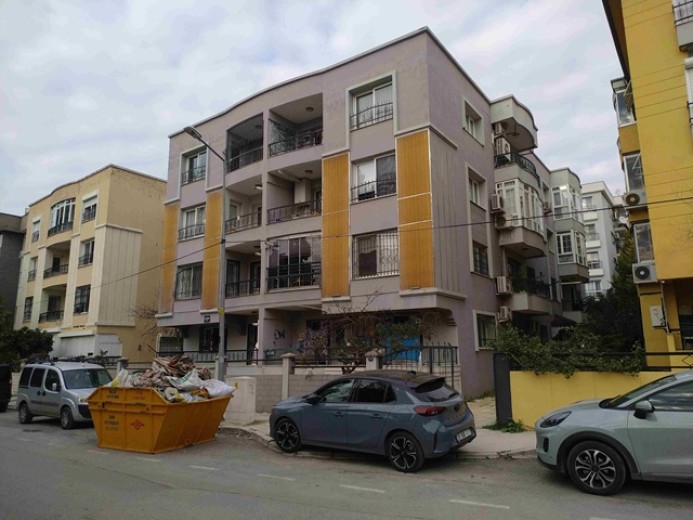 İzmir Buca 117.00 M2 3+1 Apartman Dairesi — foto 5