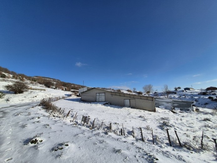 Balıkesir Gönen 2397.00 M2 Koyun Damı Ve 7.456,57 M2 Tarla — foto 3