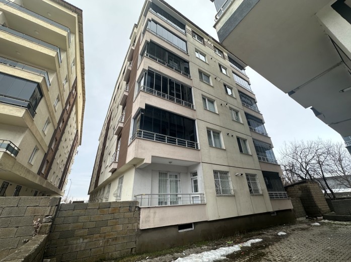 Bitlis Tatvan 139.00 M2 3+1 Apartman Dairesi
