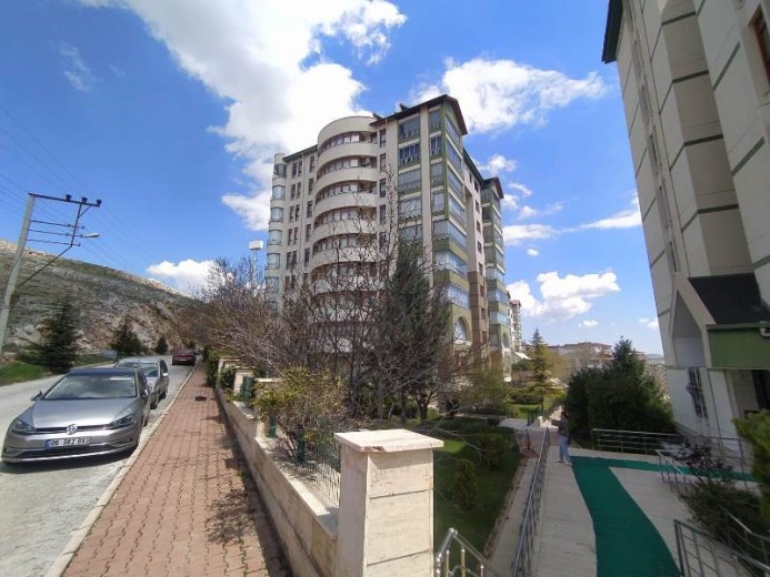 Elazığ Merkez 240 M2 4+1 Satılık Apartman Dairesi — foto 4