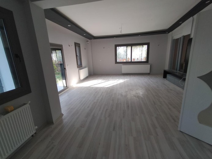 İzmir Güzelbahçe 202m2 + 48m2 Teraslı 4+1 Villa — foto 13