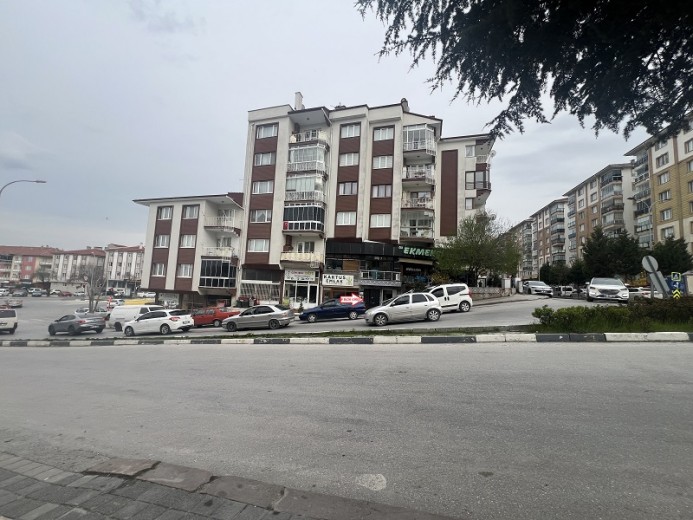 Kütahya Merkez Satılık 6+1 170 M2 Mesken — foto 2