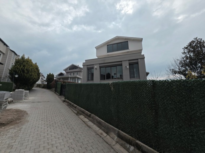 Bursa Mudanya 284 M2 4+1 Villa — foto 9