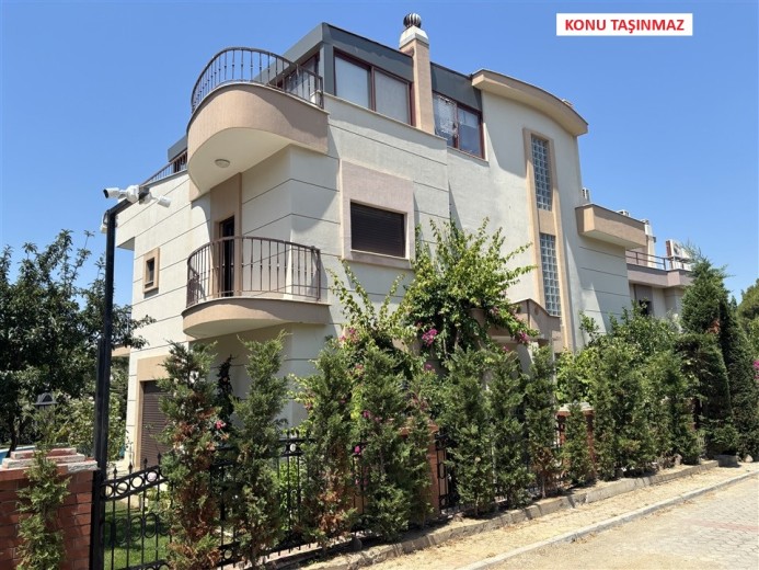 İzmir Güzelbahçe 221.00 M2 4+1 Apartman Dairesi — foto 8