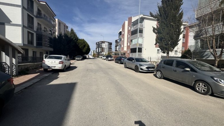 Uşak Merkez 157 M2 3+1 Apartman Dairesi — foto 5