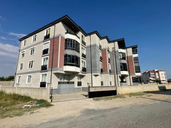 Afyonkarahisar Bolvadin 130 M2 3+1 Apartman Dairesi — foto 2