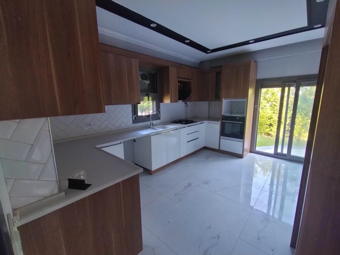 İzmir Güzelbahçe 202m2 + 48m2 Teraslı 4+1 Villa — foto 5