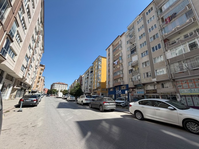 Kütahya Merkez 145 M2 5+1 Apartman Dairesi — foto 2