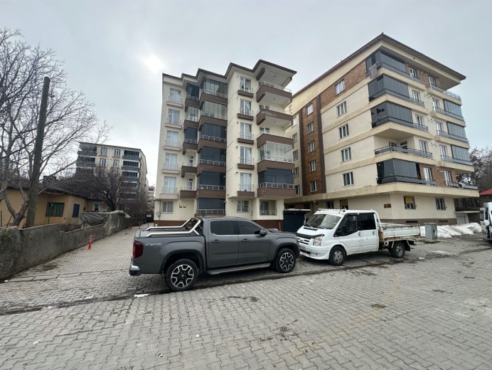 Bitlis Tatvan 139.00 M2 3+1 Apartman Dairesi — foto 3