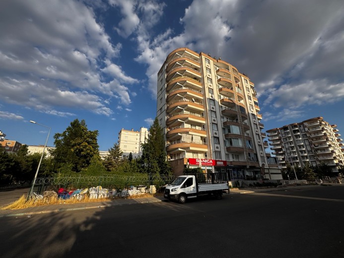 Diyarbakır Kayapınar 175 M2 3 + 1  Apartman Dairesi
