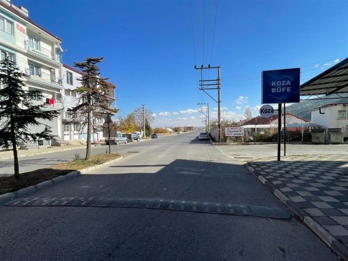 Afyonkarahisar Çay 138.00 M2 + Dükkan & Mağaza — foto 3