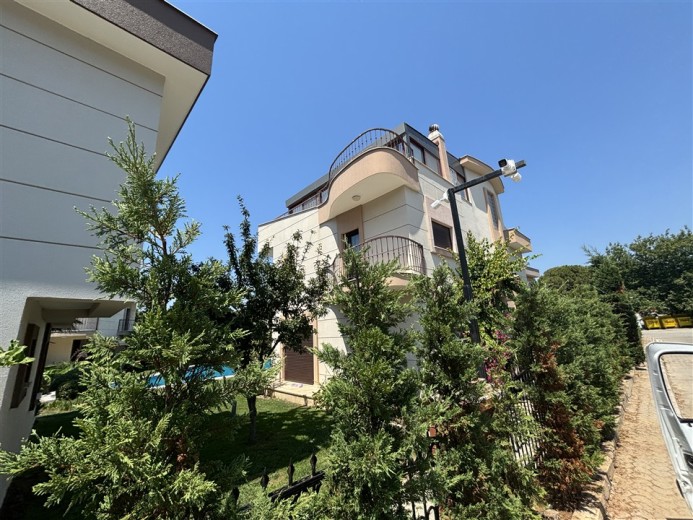 İzmir Güzelbahçe 221.00 M2 4+1 Apartman Dairesi — foto 10