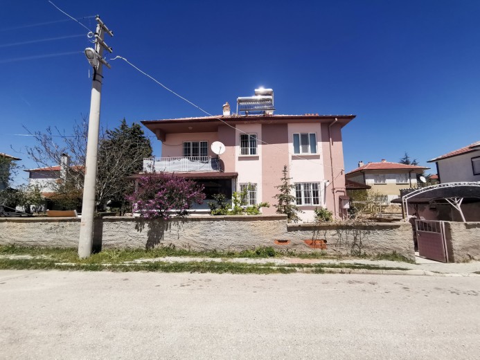 Afyonkarahisar Bolvadin 173 M2 Bina