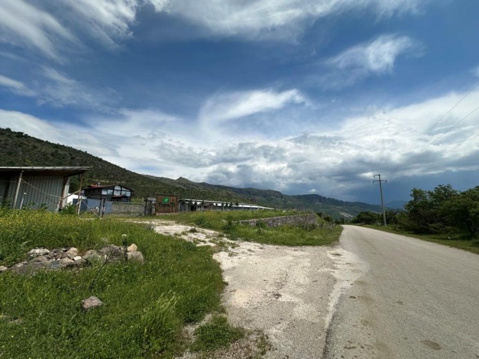 Bolu Seben 2352 M2 Kapalı Alanlı 9212,58 M2 Arazi — foto 5