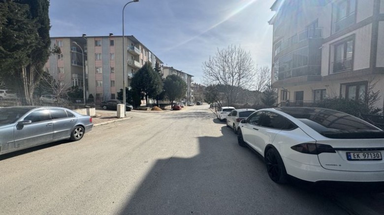 Uşak Merkez 157 M2 3+1 Apartman Dairesi — foto 7