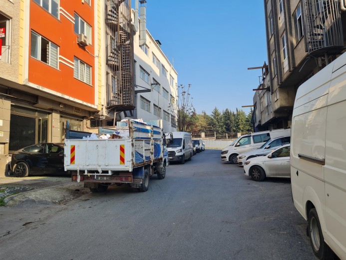 İstanbul Güngören 300.00 M2 + Dükkan & Mağaza — foto 3