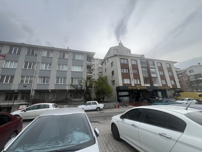 Kütahya Merkez Satılık 6+1 170 M2 Mesken