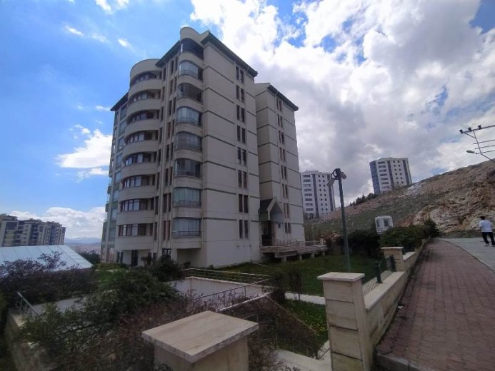 Elazığ Merkez 240 M2 4+1 Satılık Apartman Dairesi — foto 3