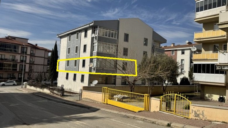 Uşak Merkez 157 M2 3+1 Apartman Dairesi