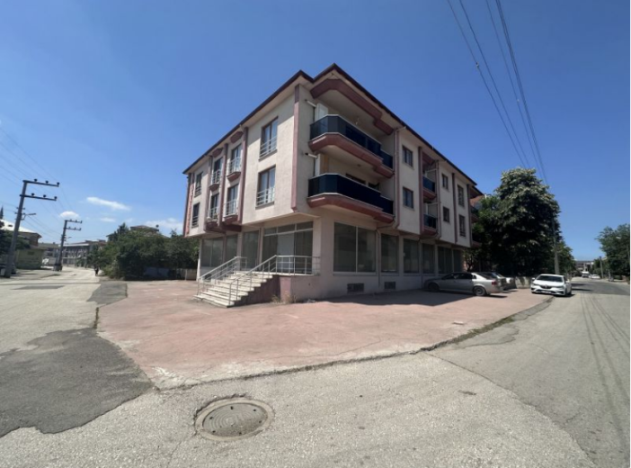 Düzce Merkez 394 M2 Dükkan & Mağaza