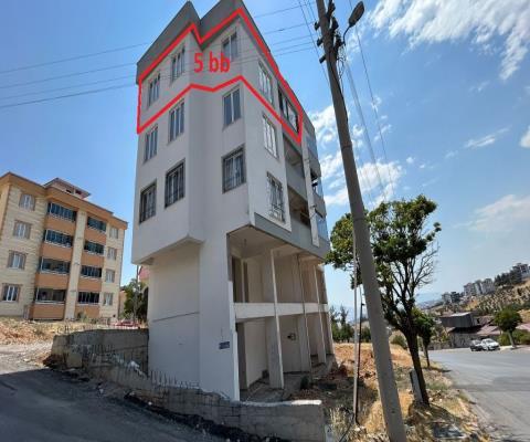 Kahramanmaraş Dulkadiroğlu 78 M2 3+1 Apartman Dairesi — foto 3