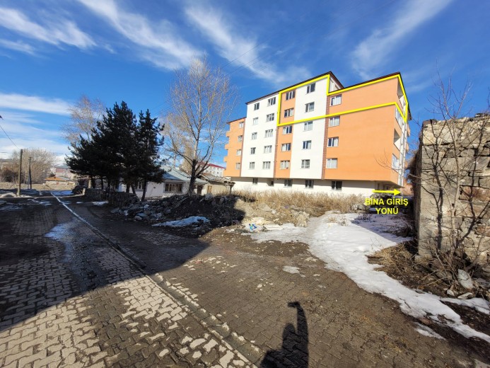 Ardahan Merkez 194.00 M2 3+2 Apartman Dairesi — foto 4