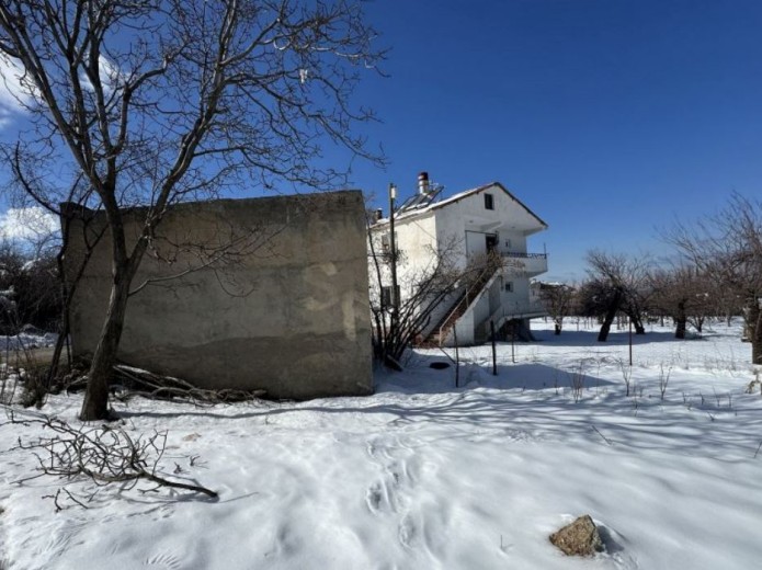 Van Gevaş 270.00 M2 Kargir Ev Ve Arsası — foto 3